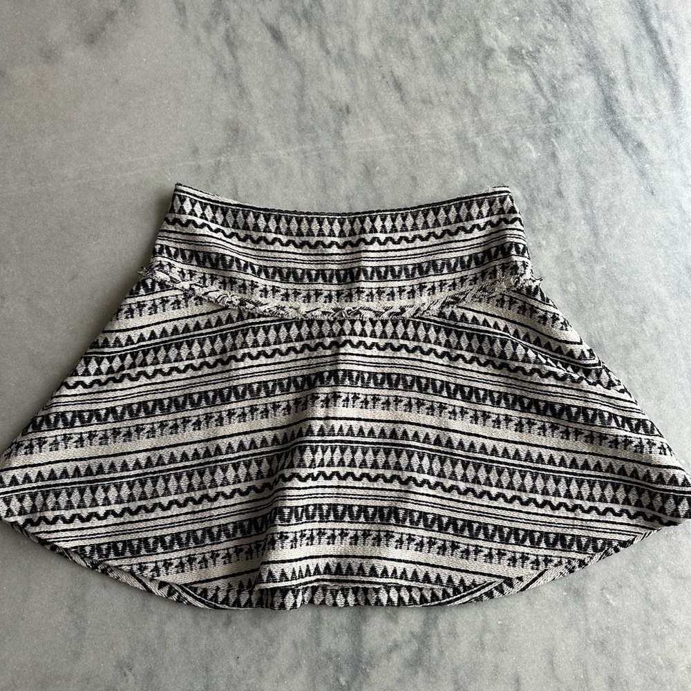 Banana Republic Black & White Tribal Print Mini Skirt Sz 6